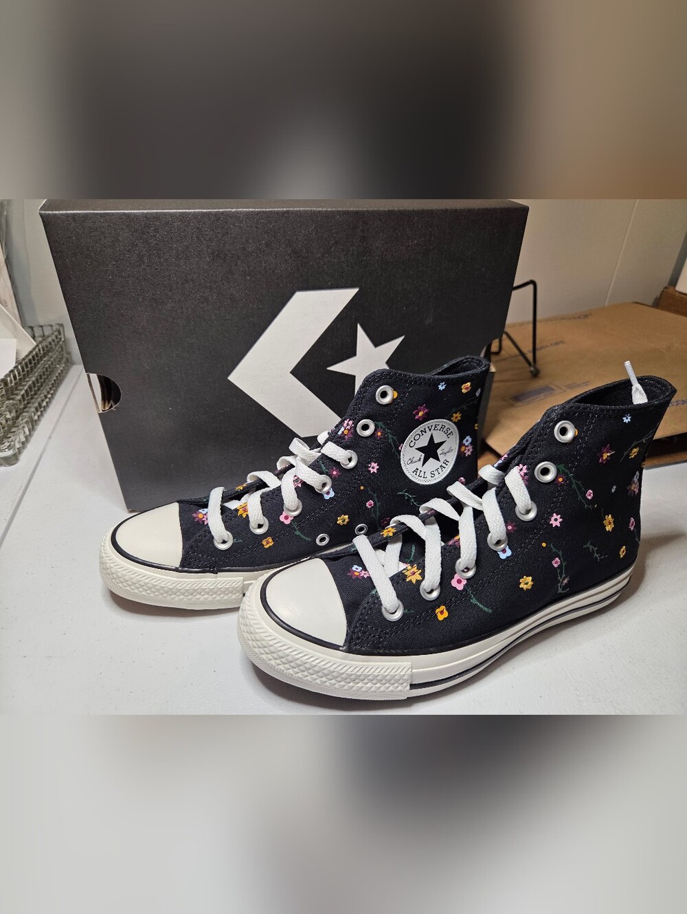 Converse High Top Sneakers Black w/Multicolor Floral Embroidery-NIB Size 7.5